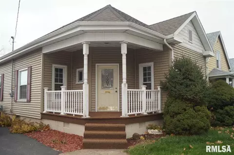 891 E Chestnut St, Canton, IL 61520 photo 2