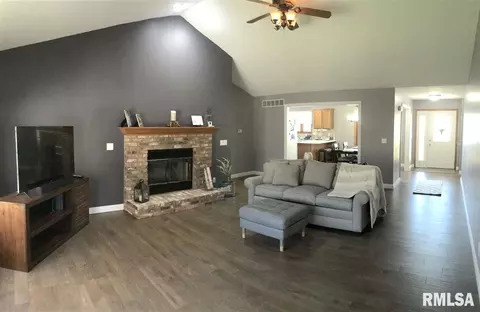 4300 S Newcastle Ct, Mapleton, IL 61547 photo 4