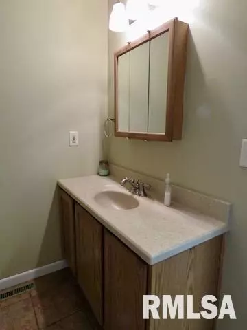 817 Dennis Dr, Eureka, IL 61530 photo 16