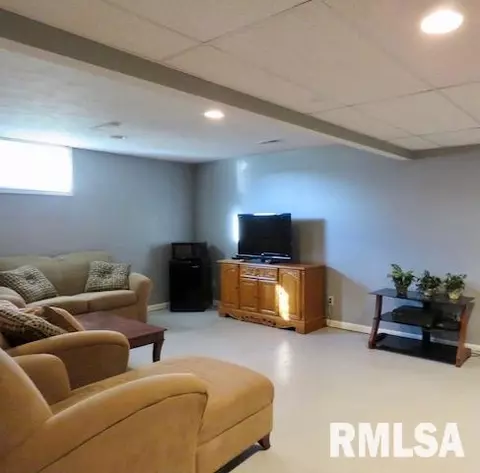 817 Dennis Dr, Eureka, IL 61530 photo 9