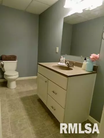 817 Dennis Dr, Eureka, IL 61530 photo 14