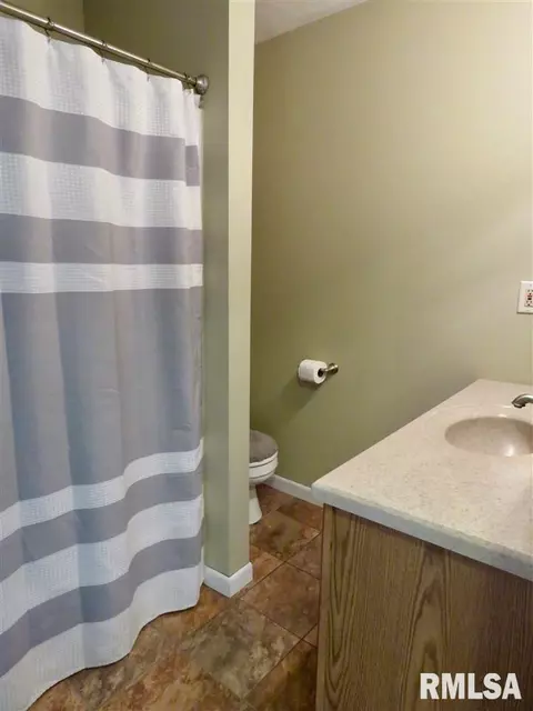 817 Dennis Dr, Eureka, IL 61530 photo 15