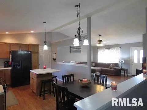 817 Dennis Dr, Eureka, IL 61530 photo 27