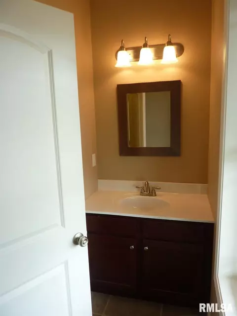 910 Devonshire, Washington, IL 61571 photo 15