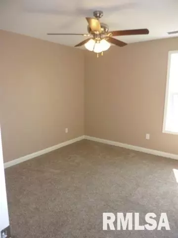 910 Devonshire, Washington, IL 61571 photo 29