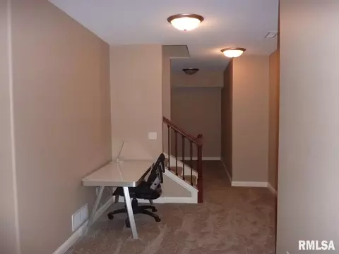 910 Devonshire, Washington, IL 61571 photo 16