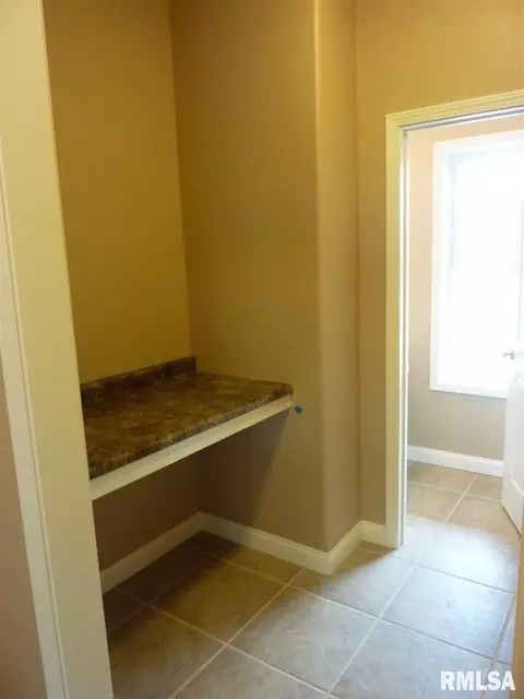 910 Devonshire, Washington, IL 61571 photo 14