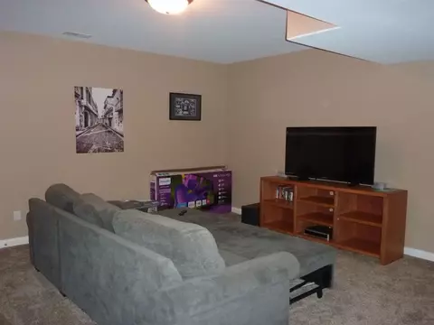 910 Devonshire, Washington, IL 61571 photo 18