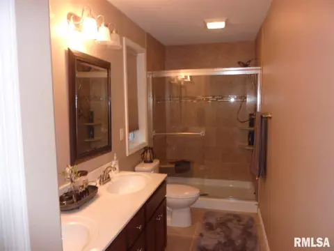 910 Devonshire, Washington, IL 61571 photo 33