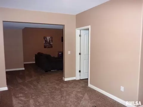 910 Devonshire, Washington, IL 61571 photo 17