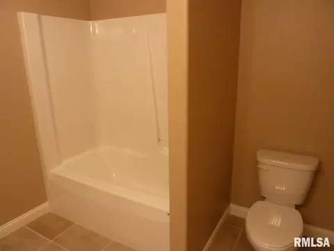910 Devonshire, Washington, IL 61571 photo 26
