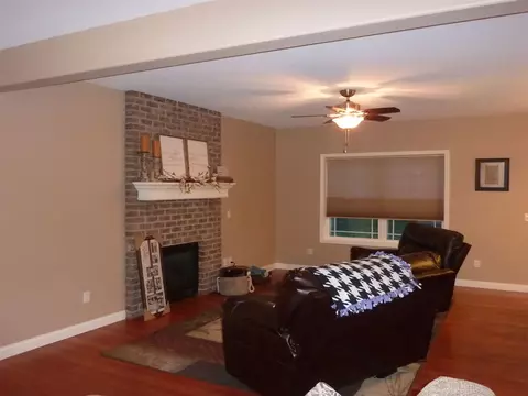910 Devonshire, Washington, IL 61571 photo 5