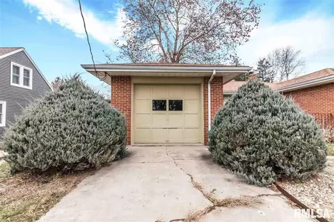 408 W Davison St, Roanoke, IL 61561 photo 4