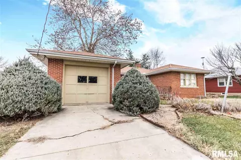 408 W Davison St, Roanoke, IL 61561 photo 3