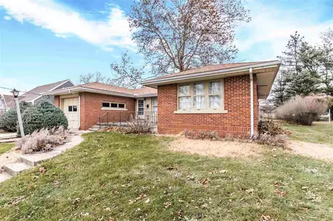 408 W Davison St, Roanoke, IL 61561 photo 2