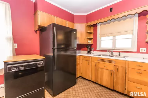 408 W Davison St, Roanoke, IL 61561 photo 7