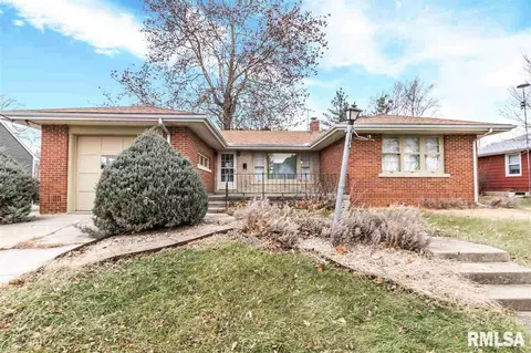 408 W Davison St, Roanoke, IL 61561 photo 1