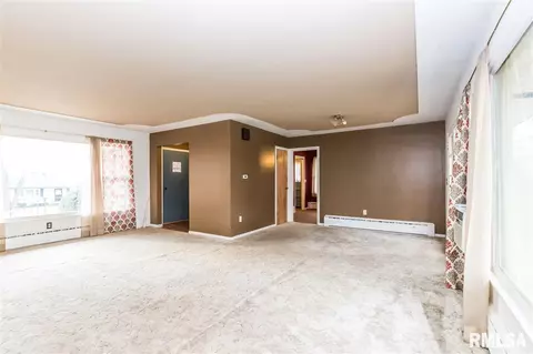 408 W Davison St, Roanoke, IL 61561 photo 13
