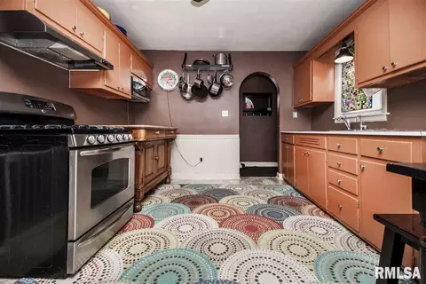 306 Jackson St, Washington, IL 61571 photo 5