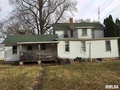 302 N Liberty St, Eureka, IL 61530 photo 2