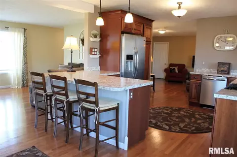 1902 Century Dr, Eureka, IL 61530 photo 5