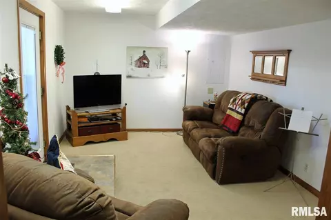1902 Century Dr, Eureka, IL 61530 photo 25