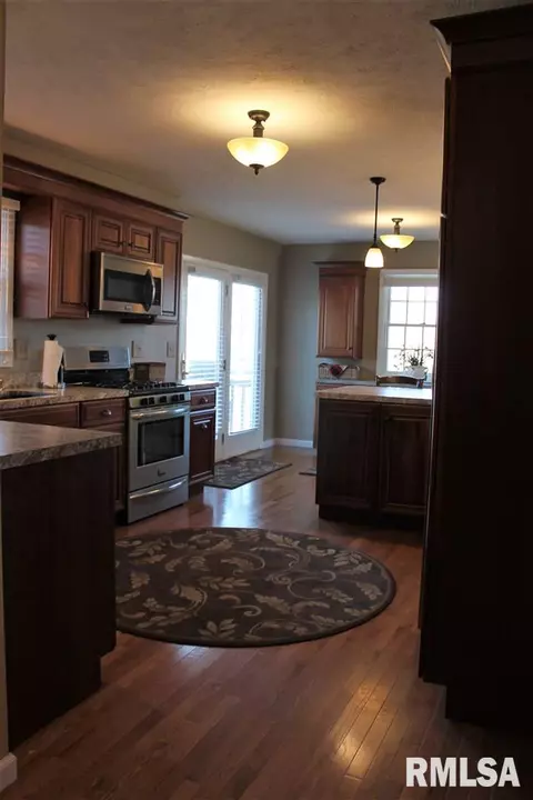 1902 Century Dr, Eureka, IL 61530 photo 7