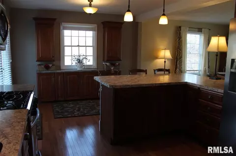 1902 Century Dr, Eureka, IL 61530 photo 12