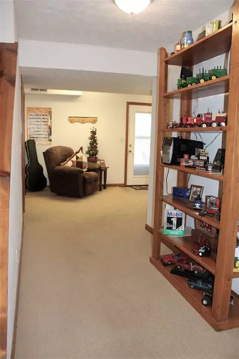 1902 Century Dr, Eureka, IL 61530 photo 24