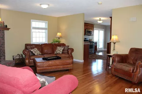 1902 Century Dr, Eureka, IL 61530 photo 15