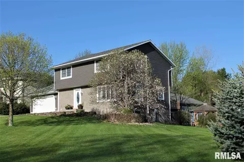1902 Century Dr, Eureka, IL 61530 photo 1