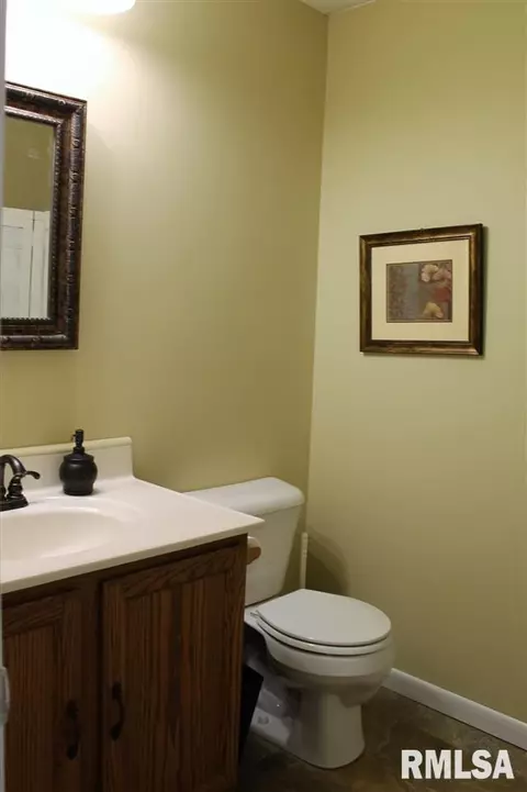 1902 Century Dr, Eureka, IL 61530 photo 23