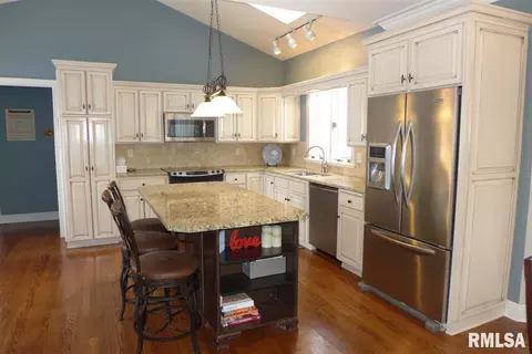 903 W Bennett Ct, Dunlap, IL 61525 photo 3