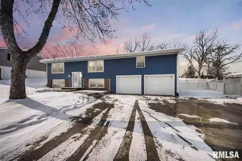 2104 S Main St, Eureka, IL 61530 photo 1