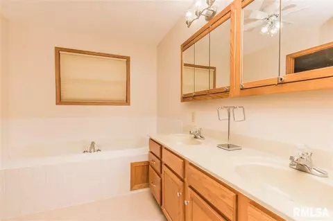 103 Thomas Ct, Washington, IL 61571 photo 20