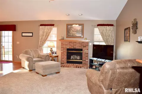708 Simon, Washington, IL 61571 photo 10