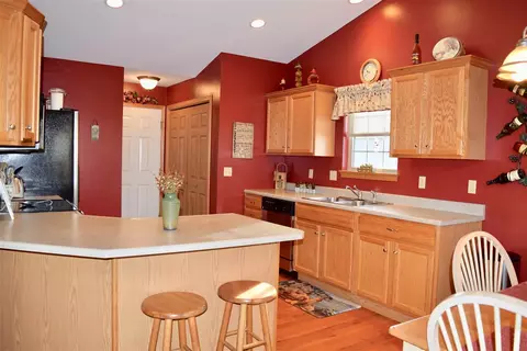 708 Simon, Washington, IL 61571 photo 3