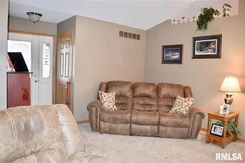 708 Simon, Washington, IL 61571 photo 8