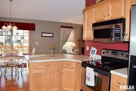 708 Simon, Washington, IL 61571 photo 6