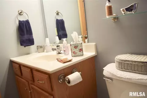 708 Simon, Washington, IL 61571 photo 13