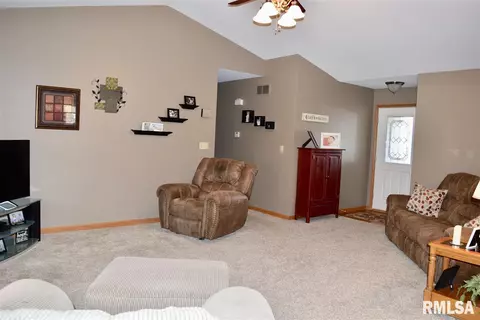 708 Simon, Washington, IL 61571 photo 9