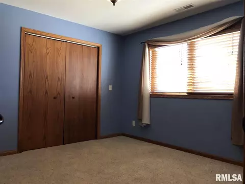18 E Briarbrook Dr, Macomb, IL 61455 photo 24