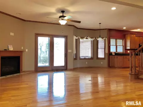 18 E Briarbrook Dr, Macomb, IL 61455 photo 5