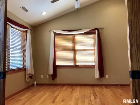 18 E Briarbrook Dr, Macomb, IL 61455 photo 22