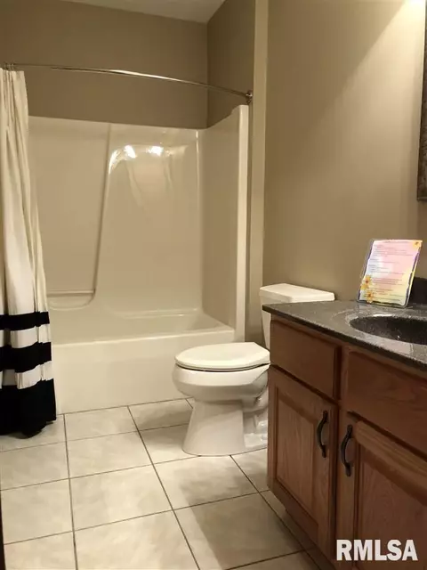 18 E Briarbrook Dr, Macomb, IL 61455 photo 29