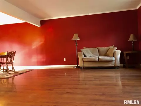 1719 Riverview Dr, Macomb, IL 61455 photo 5
