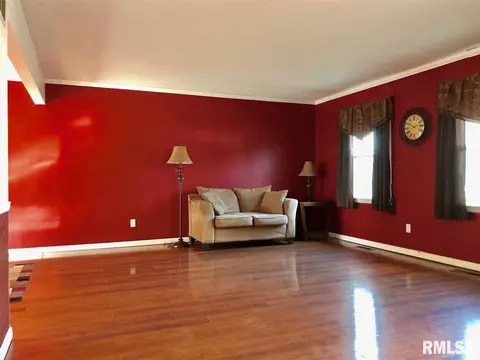 1719 Riverview Dr, Macomb, IL 61455 photo 4
