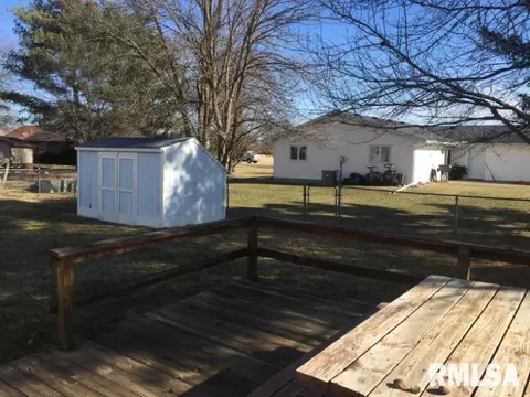 1129 Pennyoaks Dr, Macomb, IL 61455 photo 9