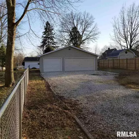 384 W Maple St, Canton, IL 61520 photo 22