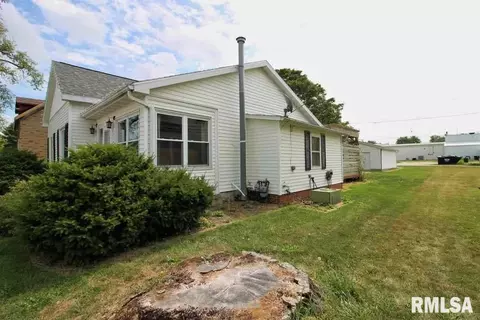 209 Pleasant, Benson, IL 61516 photo 3